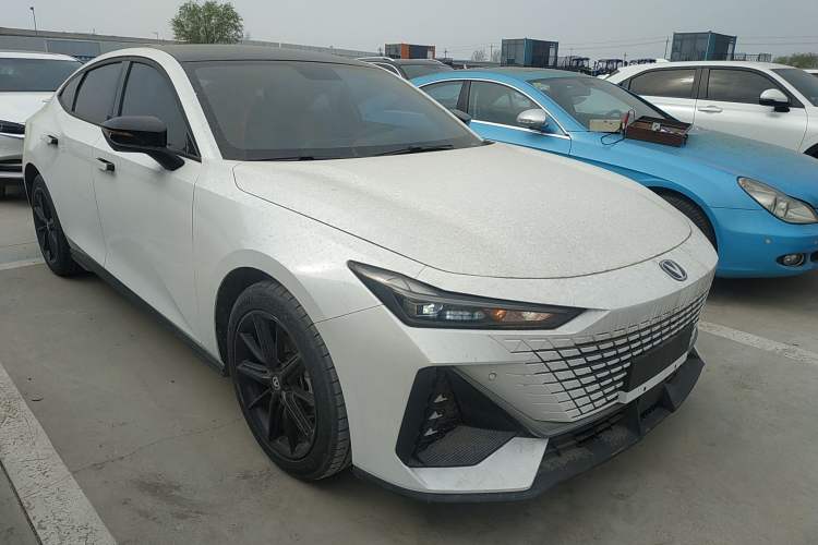 Used CHANGAN UNI-V 2022 1.5T Prestige Version