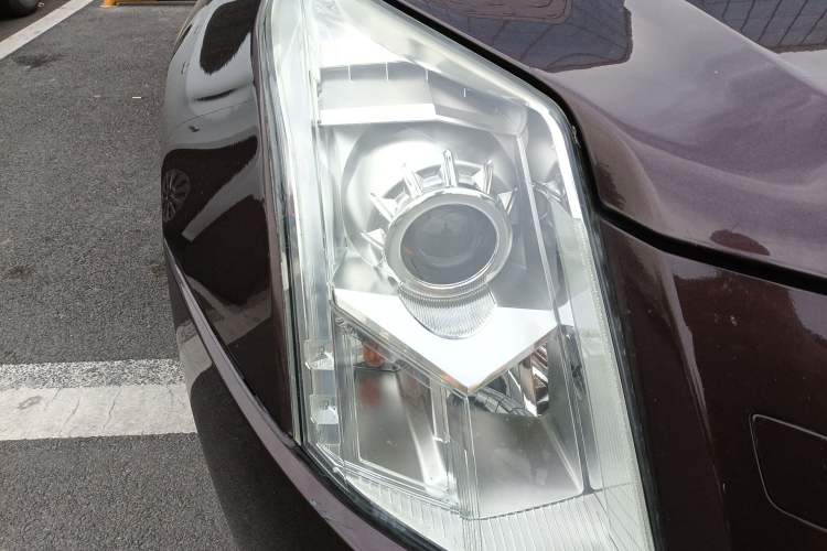 Used Cadillac SRX 2015 3.0L Elite Model Right Front Headlight