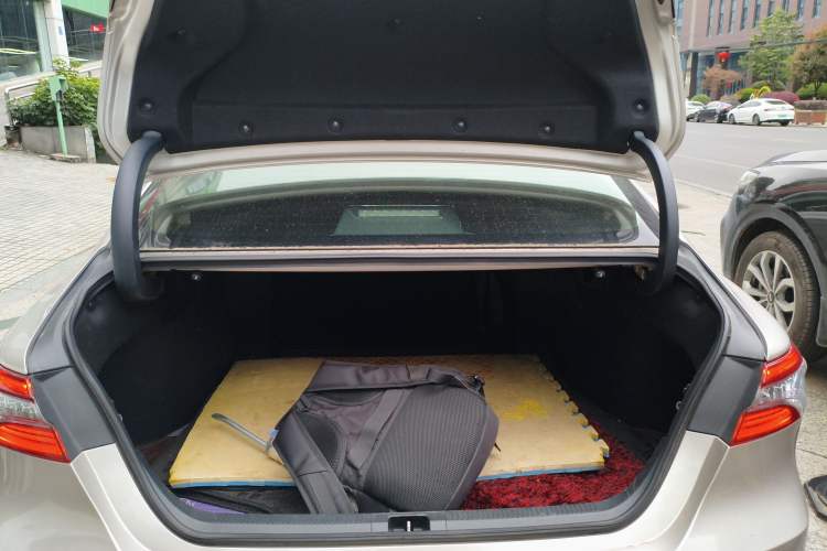 Used Toyota Camry 2019 Dual-Engine 2.5 HG Luxury Edition China VI Standard