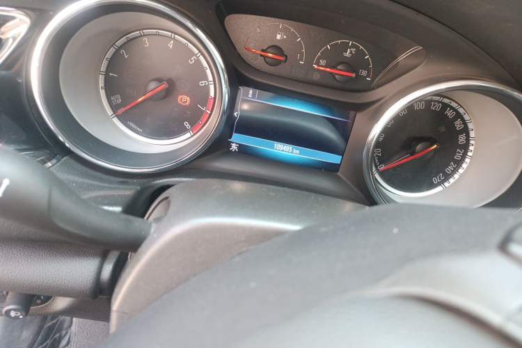 Used Buick Regal 2019 20T Elite Version China VI Standard Odometer Close Up