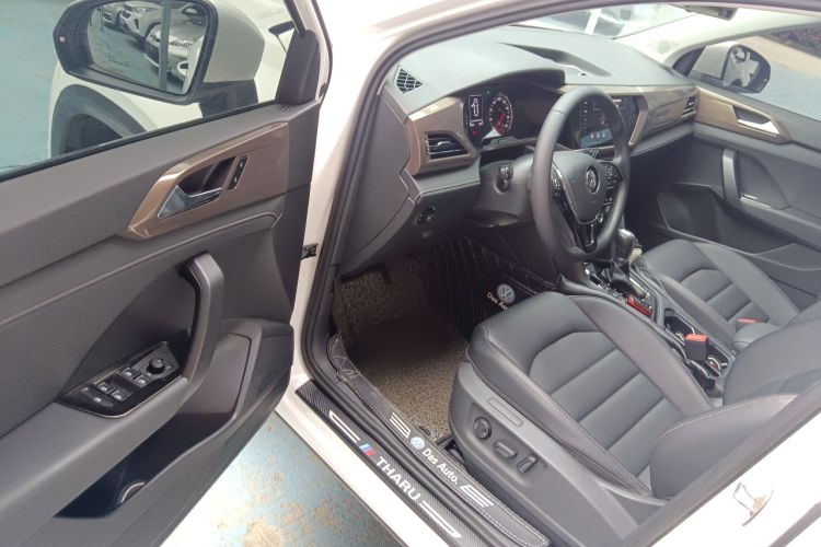 Used Volkswagen Tharu 2020 280TSI Two-Wheel Drive Luxury Plus Version China VI Standard Driver Seat