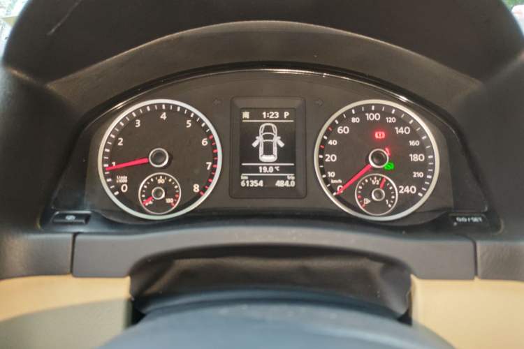 Used Volkswagen Tiguan 2010 1.8TSI Automatic All-Wheel-Drive Elite Edition Instrument Cluster