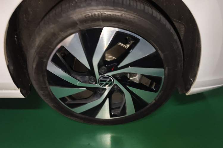 Used Volkswagen Golf 2025 Facelifted 300TSI Pro Right Front Wheel Hub