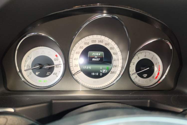 Used Mercedes-Benz GLK-Class 2013 GLK 300 4MATIC Dynamic Sunroof Model
