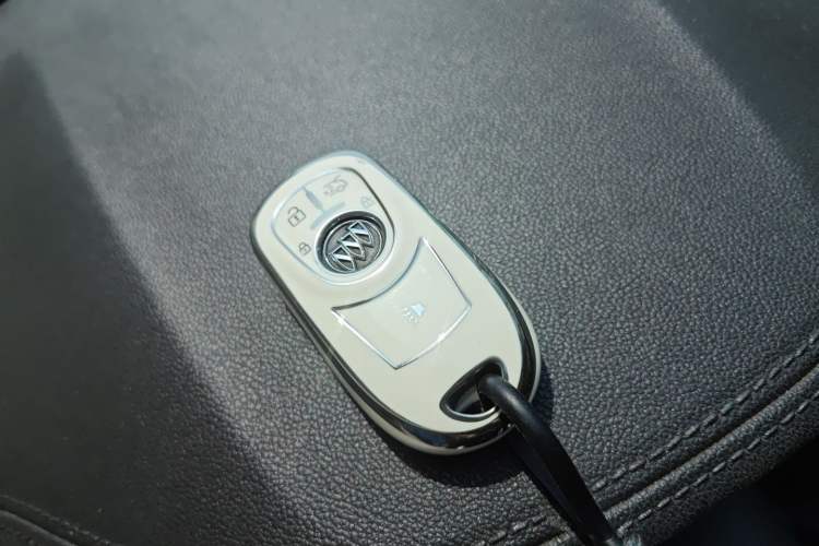 Used Buick Regal 2017 30H Luxury Version Vehicle Key