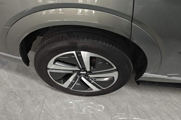 Used Wey Lanshan 2025 Four-Wheel Drive Ultra Right Rear Wheel Hub