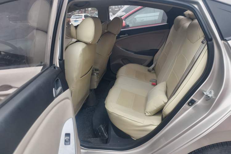 Used Hyundai Verna (older generation) 2014 1.4L Automatic Smart GLS Left Rear Seat