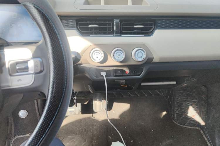 Used Chery QQ Ice Cream 2024 Restyled 170 km Sundae Audio And AC Panel