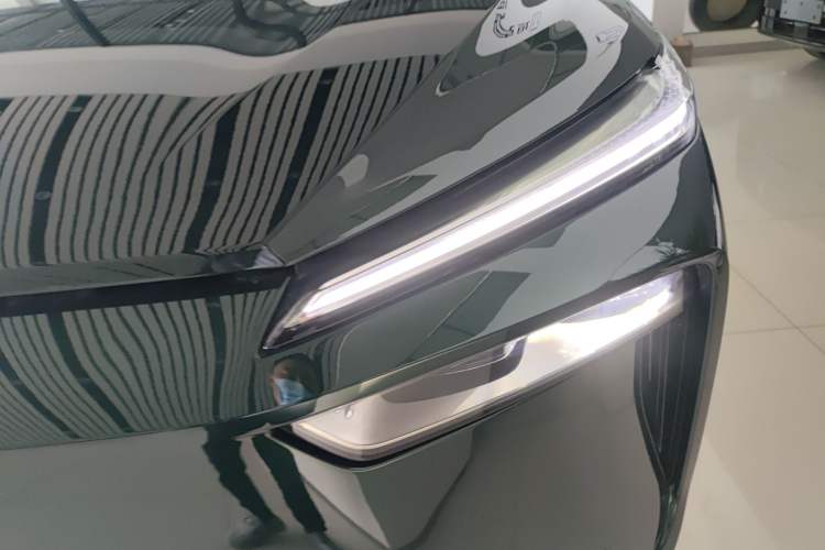 Used Wey Lanshan 2025 Four-Wheel Drive Max Left Front Headlight