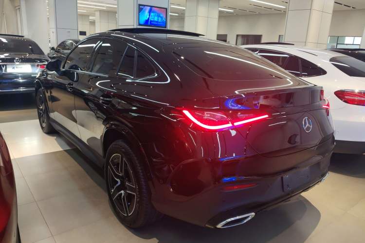 Used Mercedes-Benz GLC Coupe 2025 GLC 260 4MATIC Coupe SUV Rear Left 45 Deg