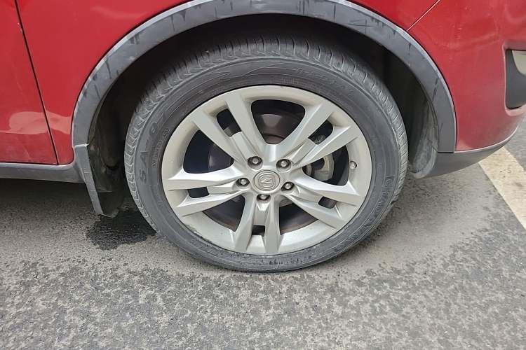 Used CHANGAN CS35 2012 1.6L Automatic Luxury Version China IV Standard Right Front Wheel Hub