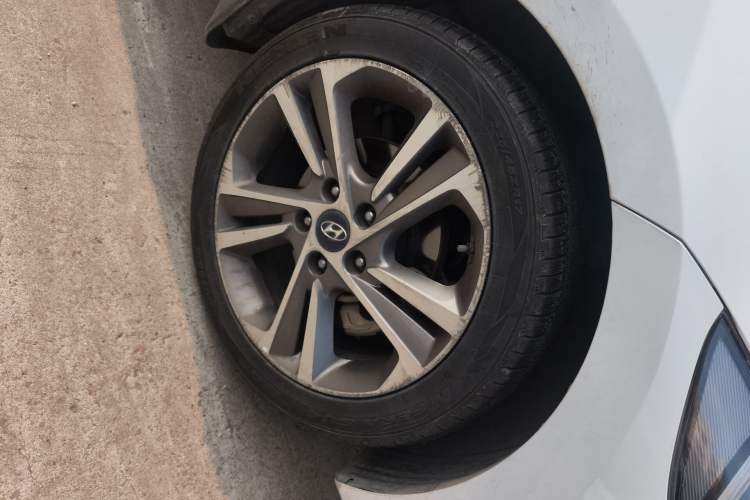 Used Hyundai Elantra (6th Generation / Lingdong) 2016 1.6L Automatic ZhiXuan – Elite Version Right Front Wheel Hub