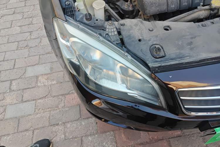 Used Soueast V6 Lingshi 2014 1.5L Manual Luxury Edition for Women