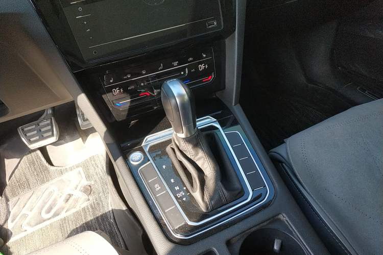 Used Volkswagen Magotan 2023 2 Million Units Limited Edition 330TSI DSG Leading Version