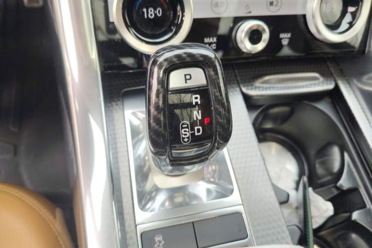 Used Land Rover Range Sport 2018 3.0 SC V6 HSE DYNAMIC Gear Lever