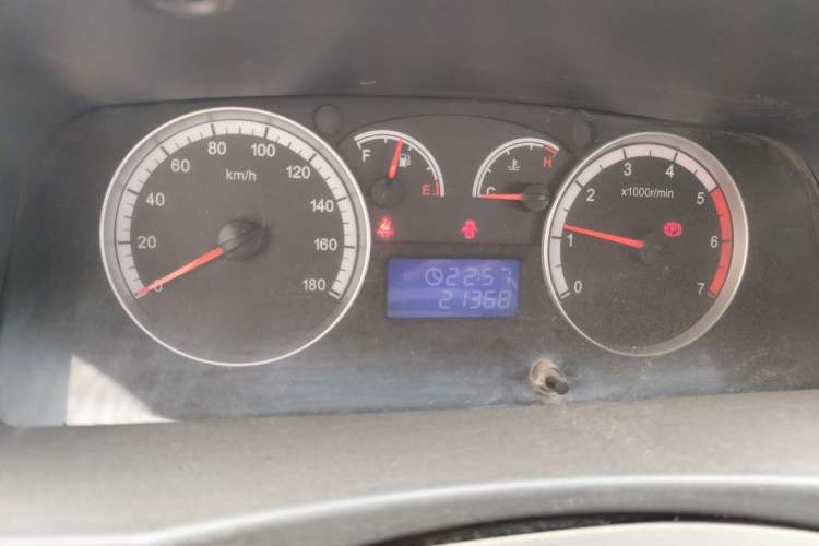 Used Foton Scenic G9 2017 2.4L Gasoline Commercial Version Long Wheelbase 6-Seater 4G69
