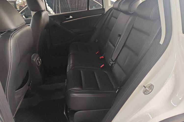 Used Volkswagen Tiguan L 2017 300TSI Automatic Two-Wheel Drive Silk Road Comfort Edition