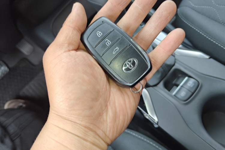 Used Toyota Corolla 2024 1.8L Smart Electric Hybrid Dual-Engine Pioneer Edition Vehicle Key