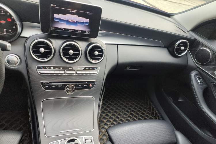 Used Mercedes-Benz C-Class 2018 C 180 L Fashion Edition Sport Version
