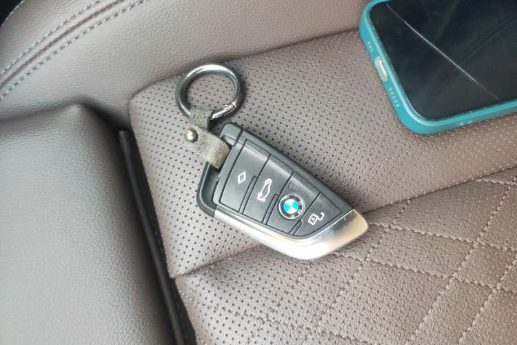 Used BMW 3 Series 2022 Updated 325i M Sport Package Vehicle Key