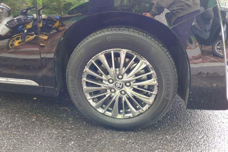 Used Toyota Vellfire 2020 Dual-Engine 2.5L HV Luxury Edition Right Front Wheel Hub