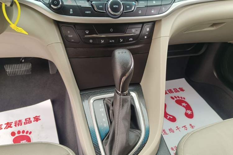 Used Buick GT 2019 15T Dual-Clutch Connected Elite Model China VI Gear Lever