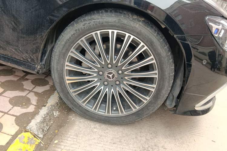 Used Mercedes-Benz E-Class 2015 E 200 L