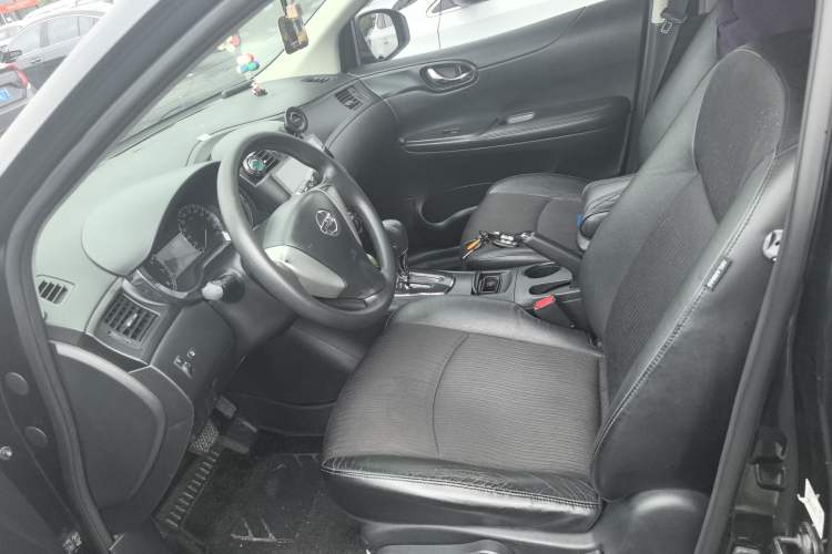 Used Nissan Tiida 2011 1.6L CVT Smart Version