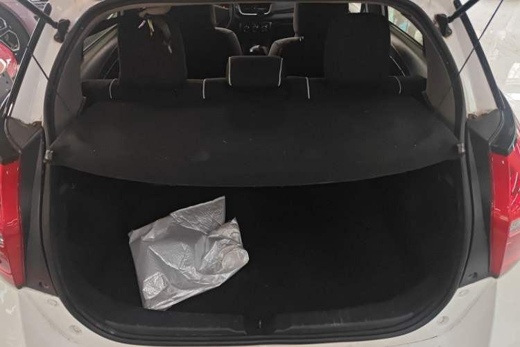 Used Toyota YARiS L Zhi Xuan 2016 Revised 1.5E CVT Charming Edition