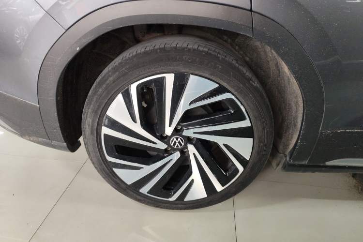 Used Volkswagen ID.6 X 2021 Prime Smart Four-Wheel Drive Edition Right Rear Wheel Hub