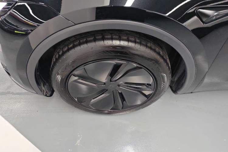 Used Tesla Model Y 2025 Rear-Wheel-Drive Version