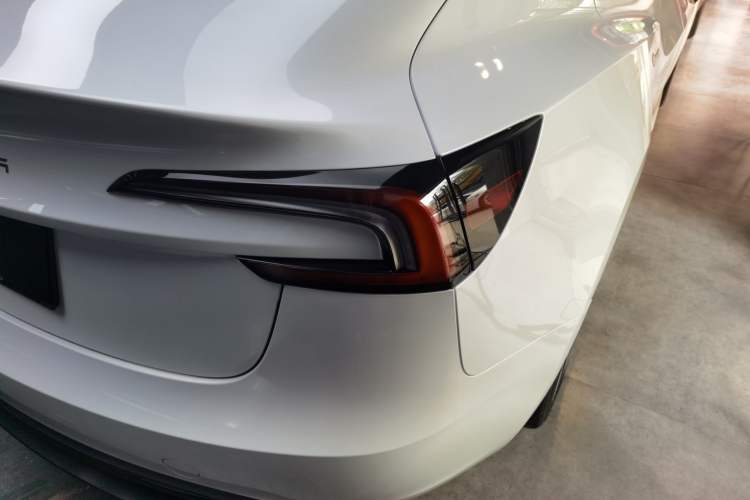 Used Tesla Model 3 2023 Long-Range All-Wheel-Drive Version