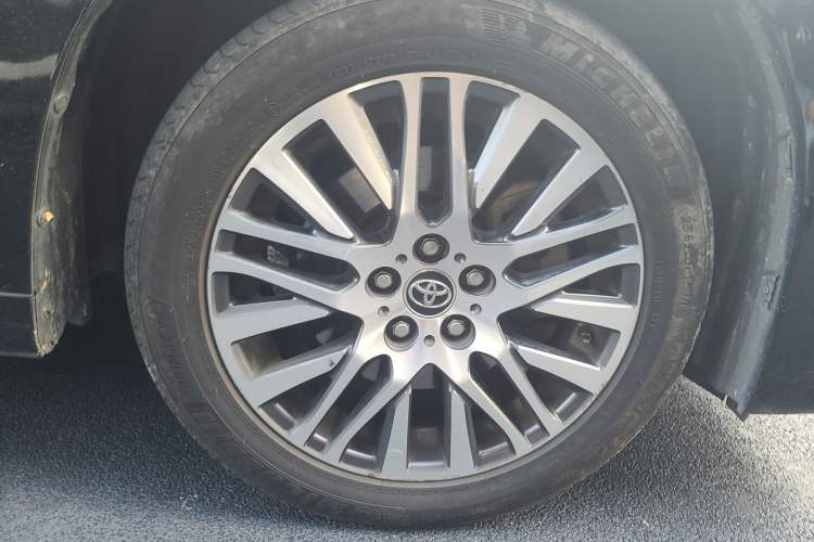 Used Toyota Alphard 2018 3.5L Prestige Edition Right Front Wheel Hub