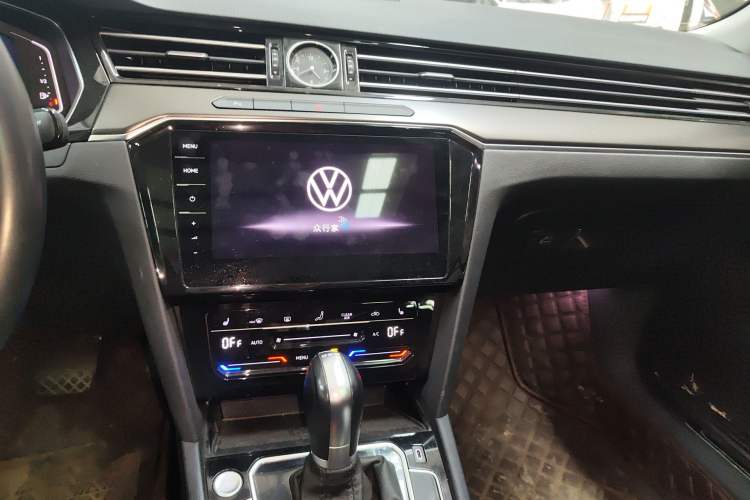 Used Volkswagen Magotan 2020 330TSI DSG Luxury Edition Audio And AC Panel