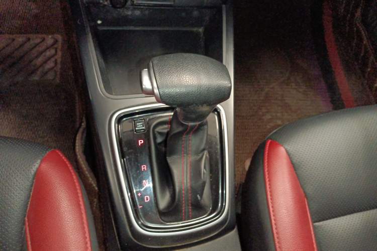 Used Kia KX Cross 2017 1.4L AT GLS