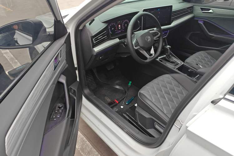 Used Volkswagen Sagitar 2025 Revised Version Three 300TSI DSG Excellence Edition Driver Seat