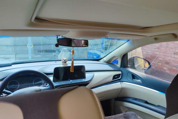 Used Buick GL8 2023 Facelifted Land Cruiser Executive Luxury Version
