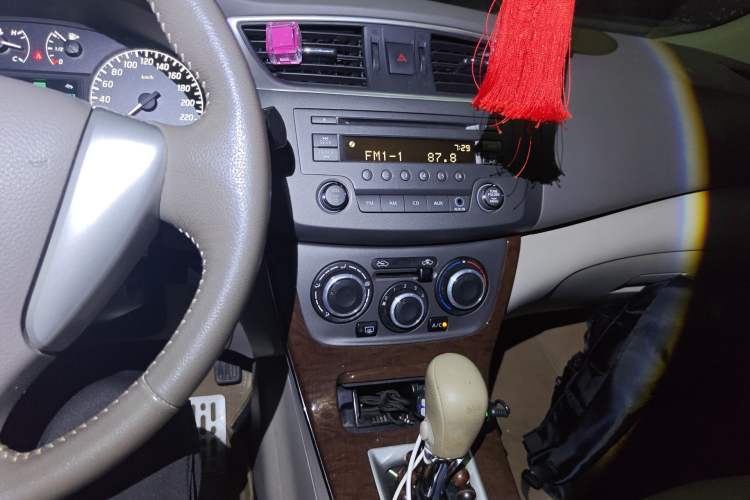 Used Nissan Sylphy 2012 1.6 XL CVT Luxury Edition Audio And AC Panel