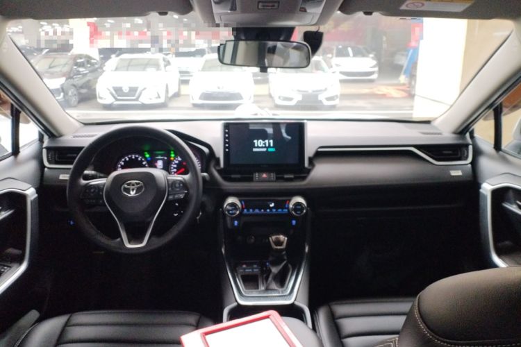 Used Toyota RAV4 2021 2.0L CVT Two-Wheel Drive Urban Edition Center Console