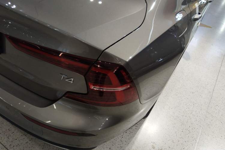 Used Volvo S60 2021 T4 Zhiyuan Luxury Edition Right Rear Taillight