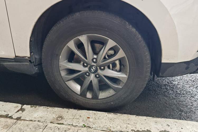 Used Hyundai ix35 2015 2.0L Automatic 2WD Comfort Edition China IV Standard Right Front Wheel Hub