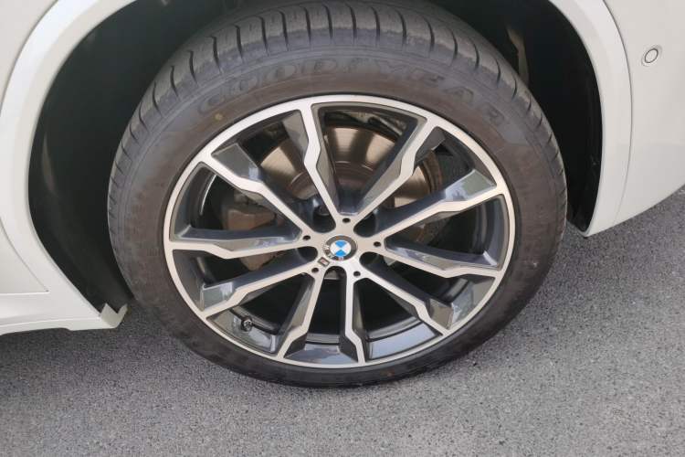 Used BMW X3 2023 xDrive30i Leading Model M Night Edition Package Right Front Wheel Hub