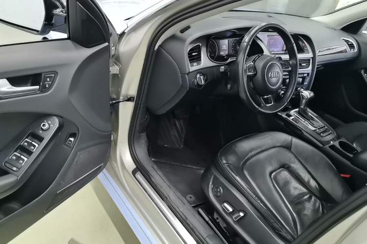 Used Audi A4L 2015 35 TFSI Automatic Comfort Model
