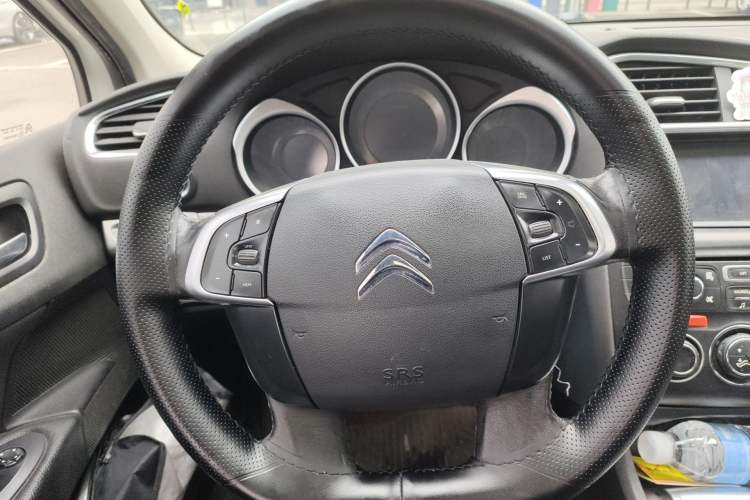 Used Citroen C4L 2013 1.8L Automatic Jingzhi Edition Steering Wheel