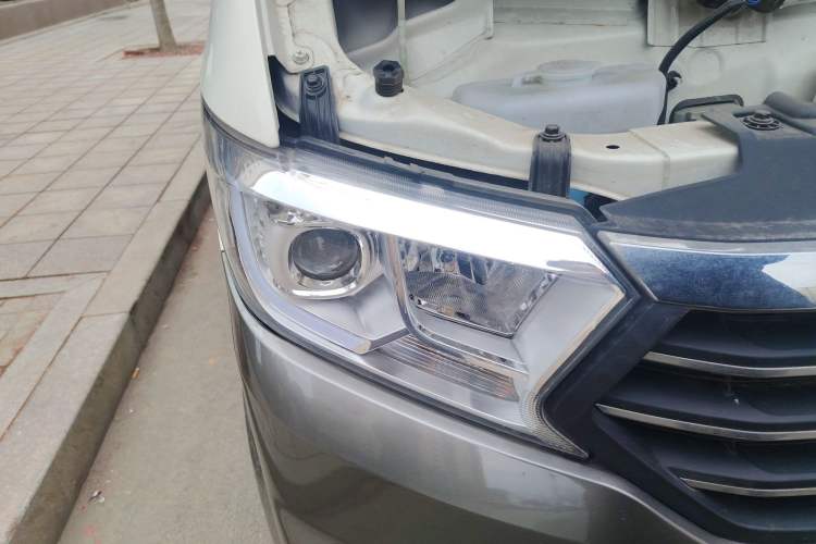 Used CHANGAN KUAYUE Xing V5 2021 1.5L 2-Seat JL473QH Right Front Headlight