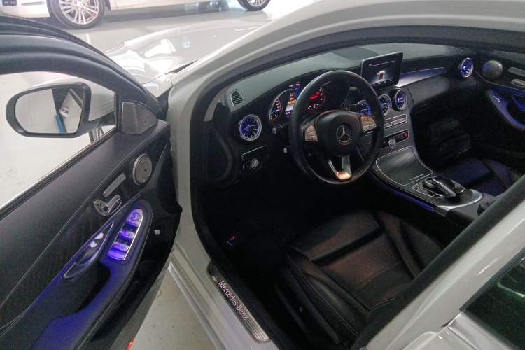 Used Mercedes-Benz C-Class 2017 Facelift C 200 L Sport Edition Driver Seat