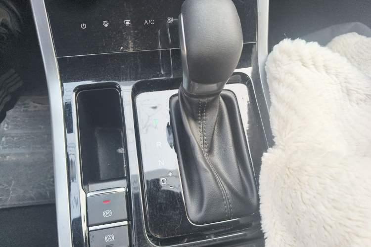 Used Chery Tiggo 5x 2022 Superhero Edition 1.5L CVT Luxury Model Gear Lever