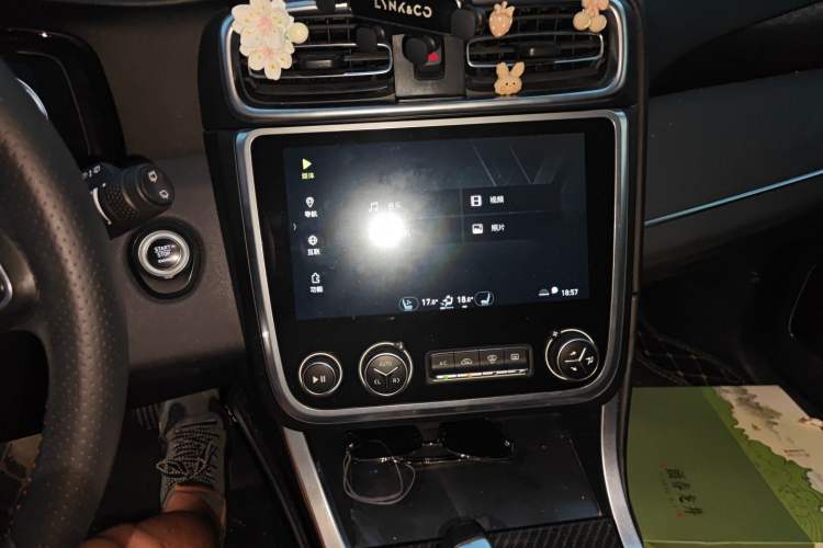 Used Lynk & Co 01 2017 2.0T Four-Wheel Drive Pro Edition Audio And AC Panel