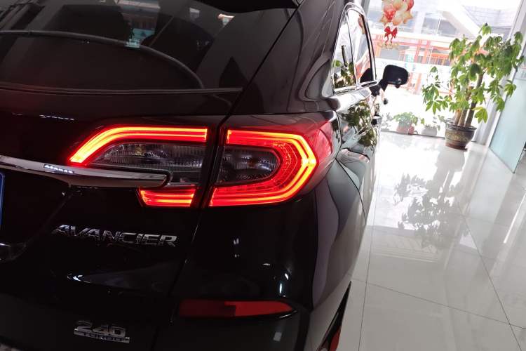 Used Honda Avancier 2017 240TURBO Two-Wheel Drive Comfort Version Exterior 3