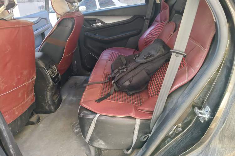 Used Baojun 560 2015 1.8L manual luxury version
